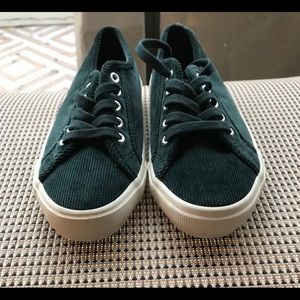 Corduroy canvas sneaker size 6